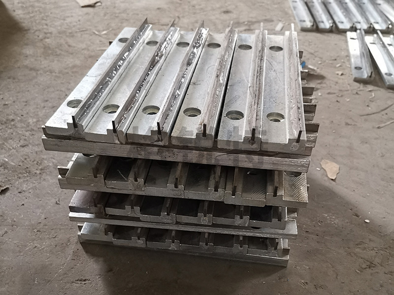 合金刀头刀片刀架橡胶体