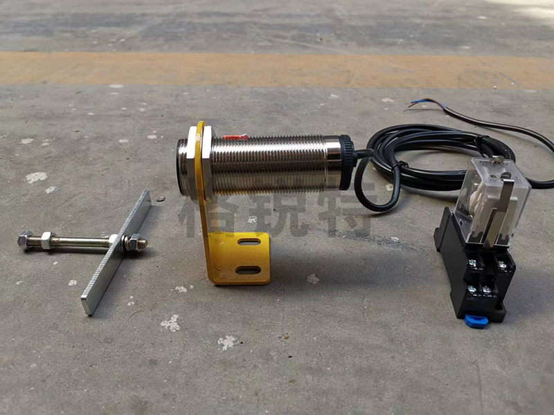 螺纹型智能检测器