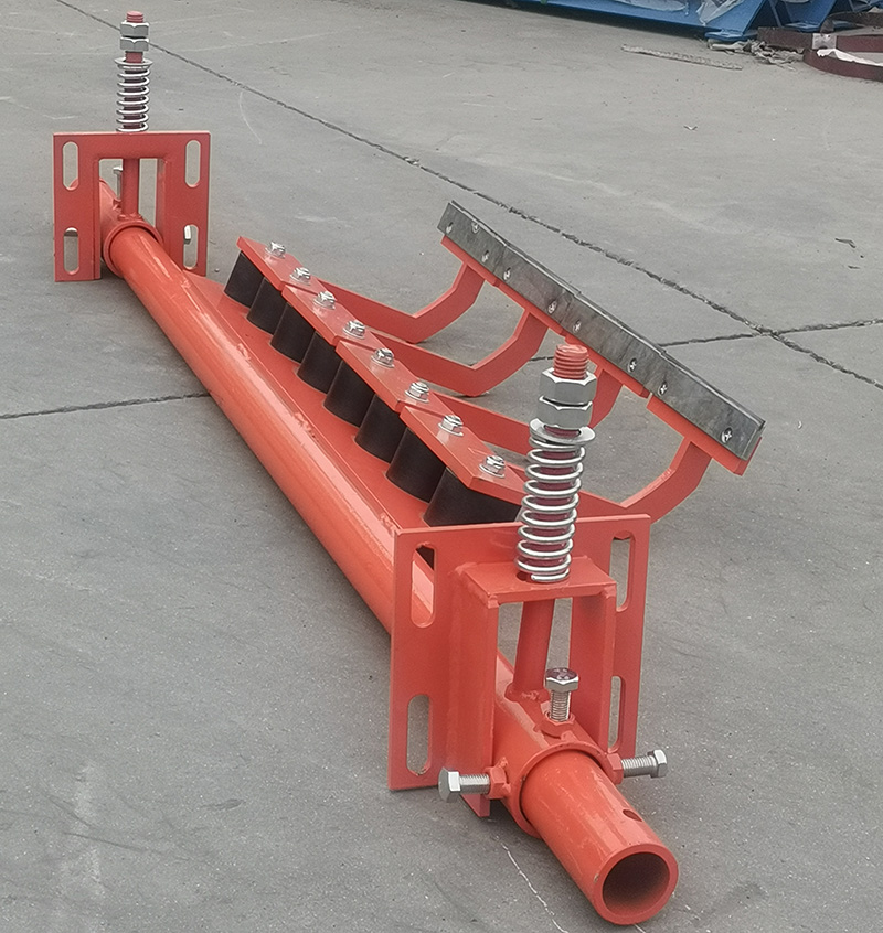 皮带机清扫器有什么作用呢？皮带输送机必须安装清扫器吗