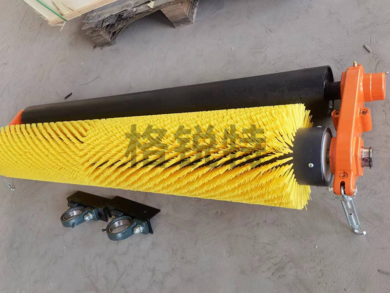 无动力滚刷清扫器