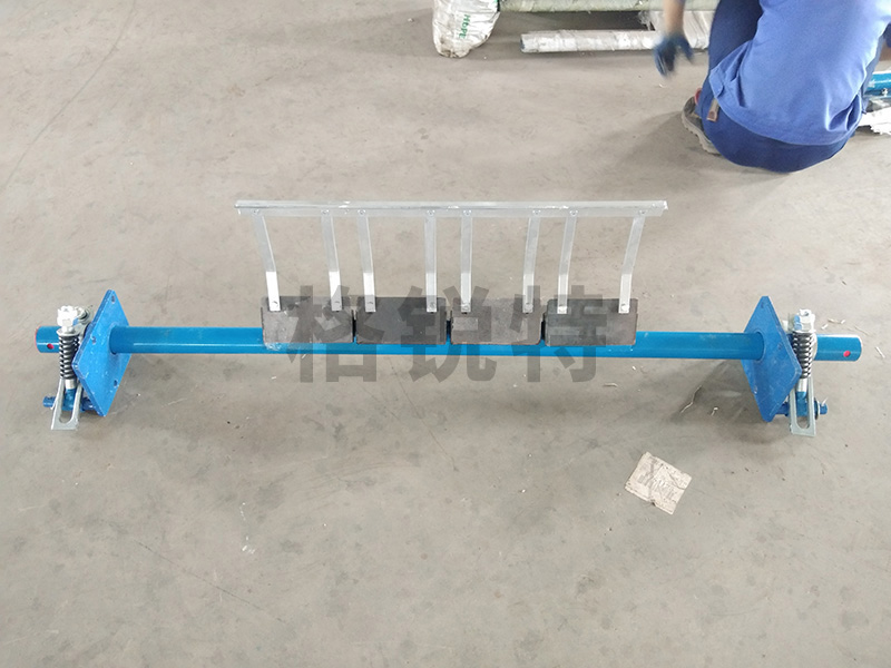 弹簧式可调节合金清扫器 弹簧式可调节合金清扫器